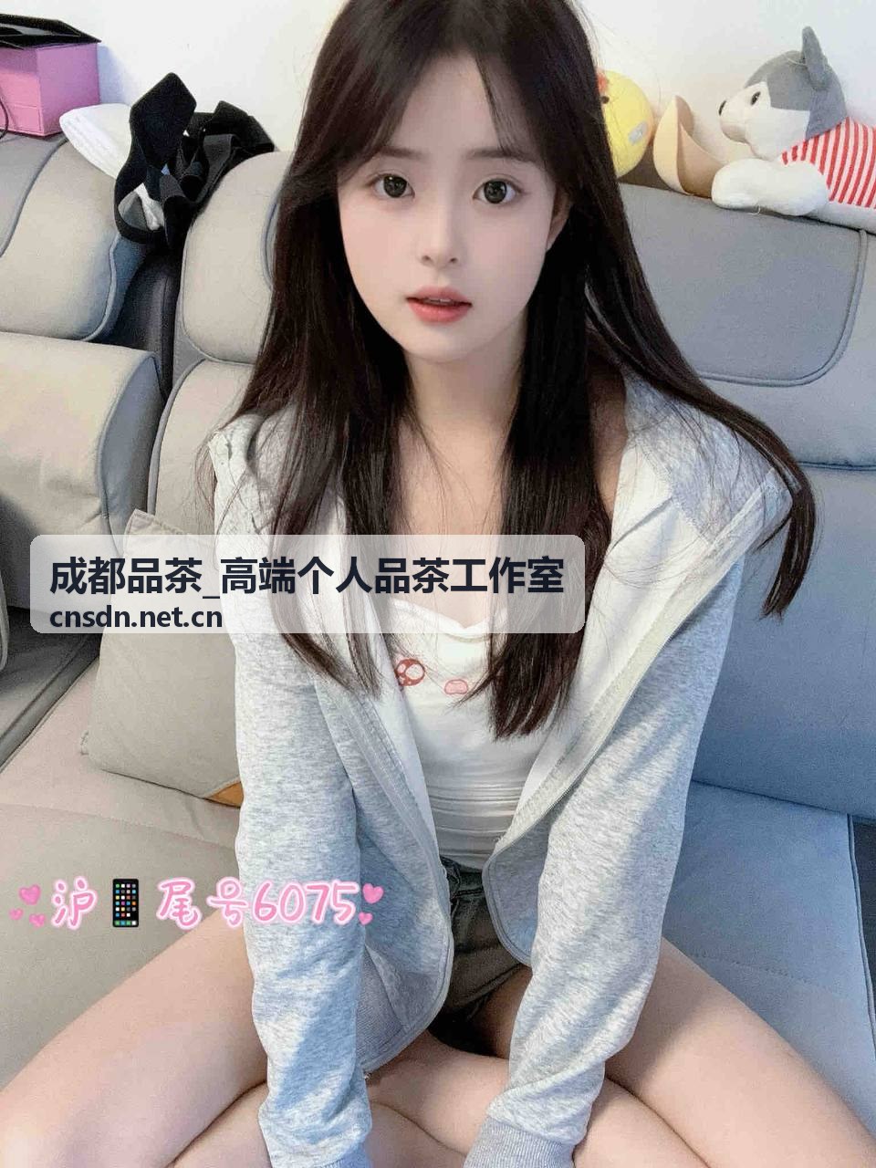 成都品茶工作室老茶品鉴的盖碗与茶汤